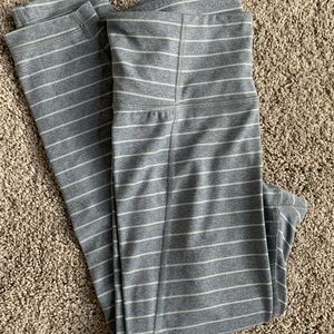 Athleta Salutation Legging Small